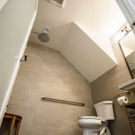 Apartman Free Parking, Close To Subway, Center Location